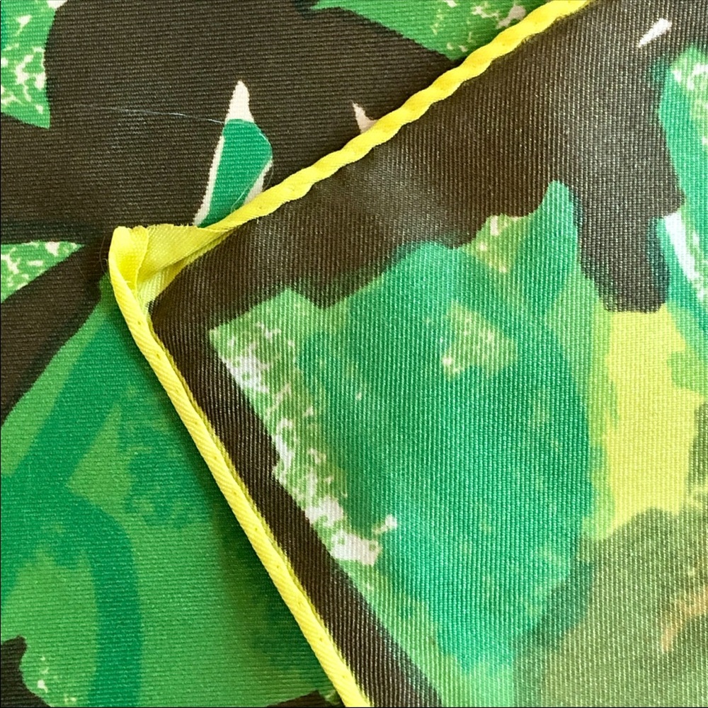 Vintage Vera Neumann square scarf, Green and Yellow hues with floral print - Picture 6 of 12